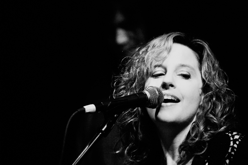 Tonight: Amy Helm & The Handsome Strangers